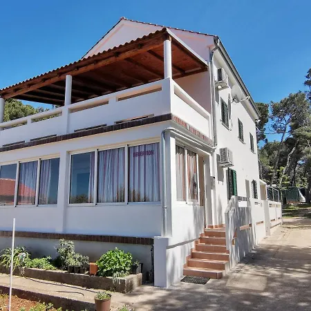 아파트 Near The Sea *