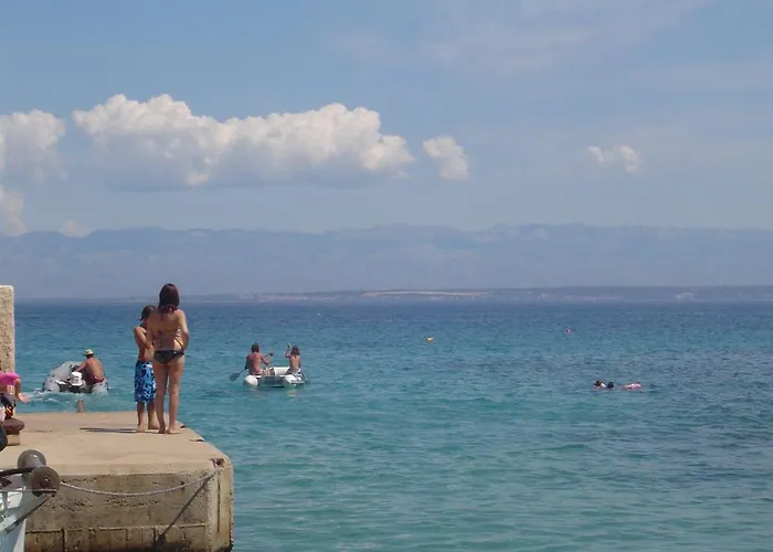 Near The Sea Углян